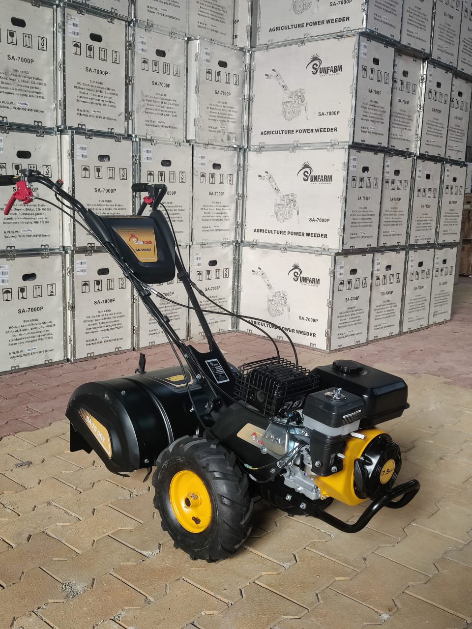 Rare Machinery Mini Tiller featuring a 7.5 HP rotary tiller for efficient gardening and soil preparation