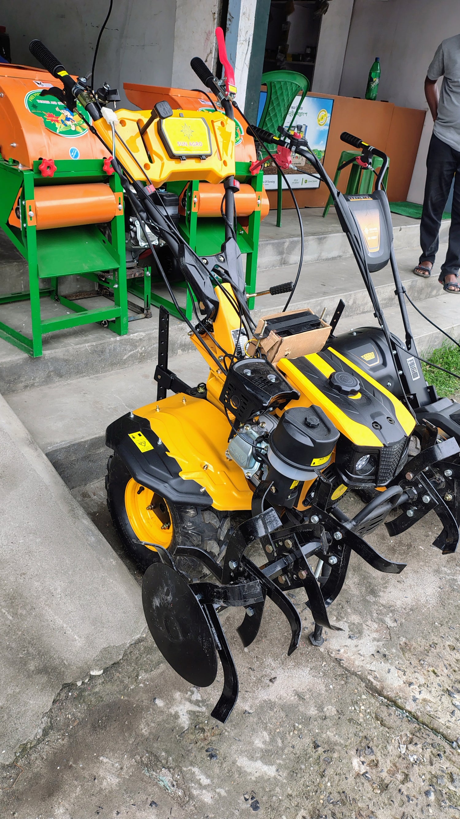Sun Agro self start weeder with powerful engine and adjustable handles for easy weeding